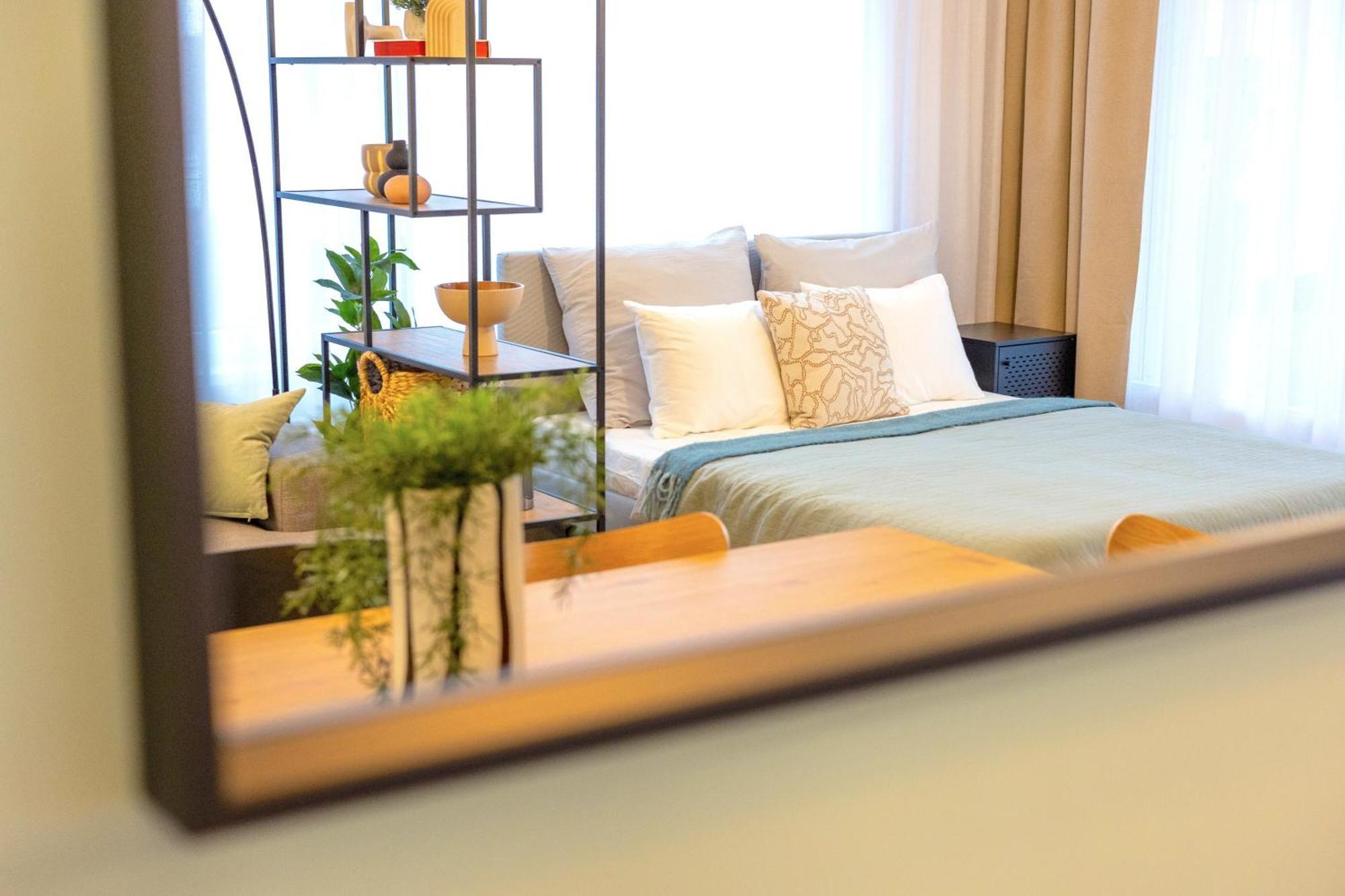 Spacious 3br - 2 Parking Spots, Full Kitchen, By Gravity Praag