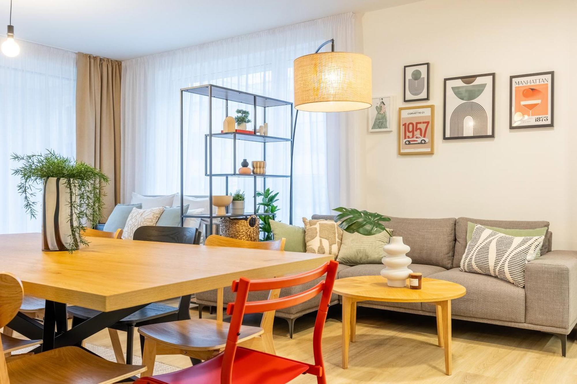 Spacious 3br - 2 Parking Spots, Full Kitchen, By Gravity * Praag