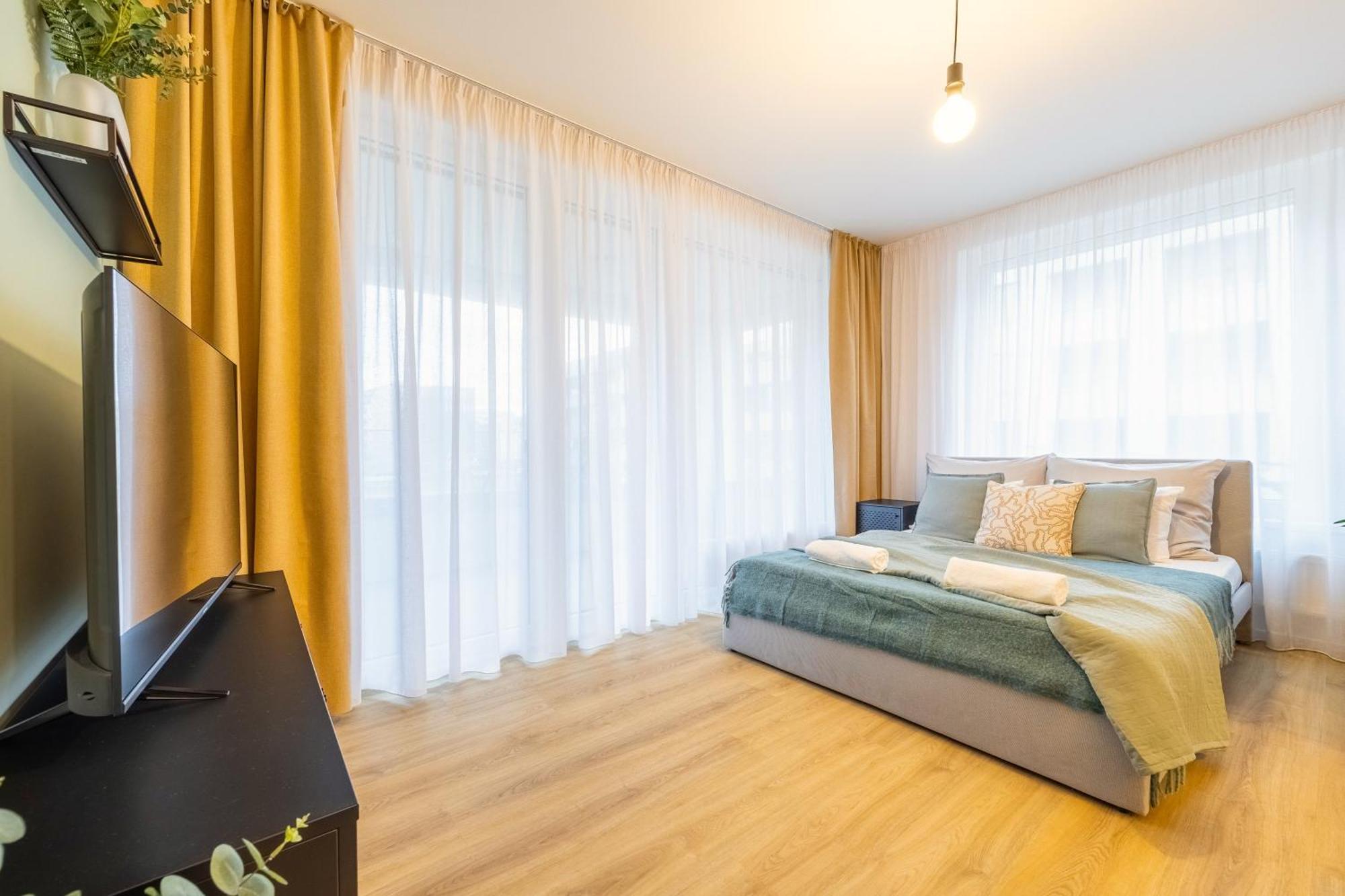 Spacious 3br - 2 Parking Spots, Full Kitchen, By Gravity Appartement *