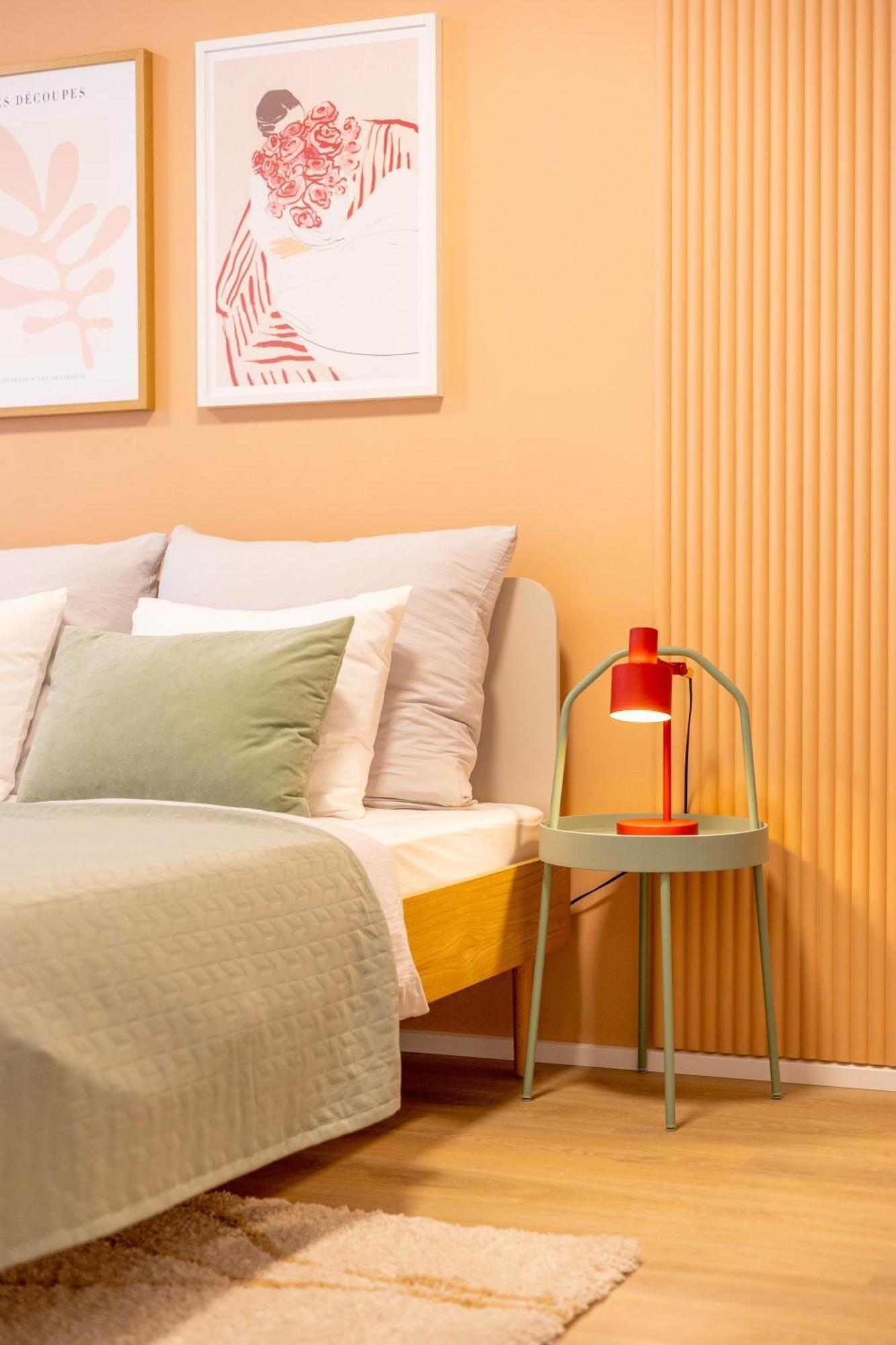 Spacious 3br - 2 Parking Spots, Full Kitchen, By Gravity Appartement Praag
