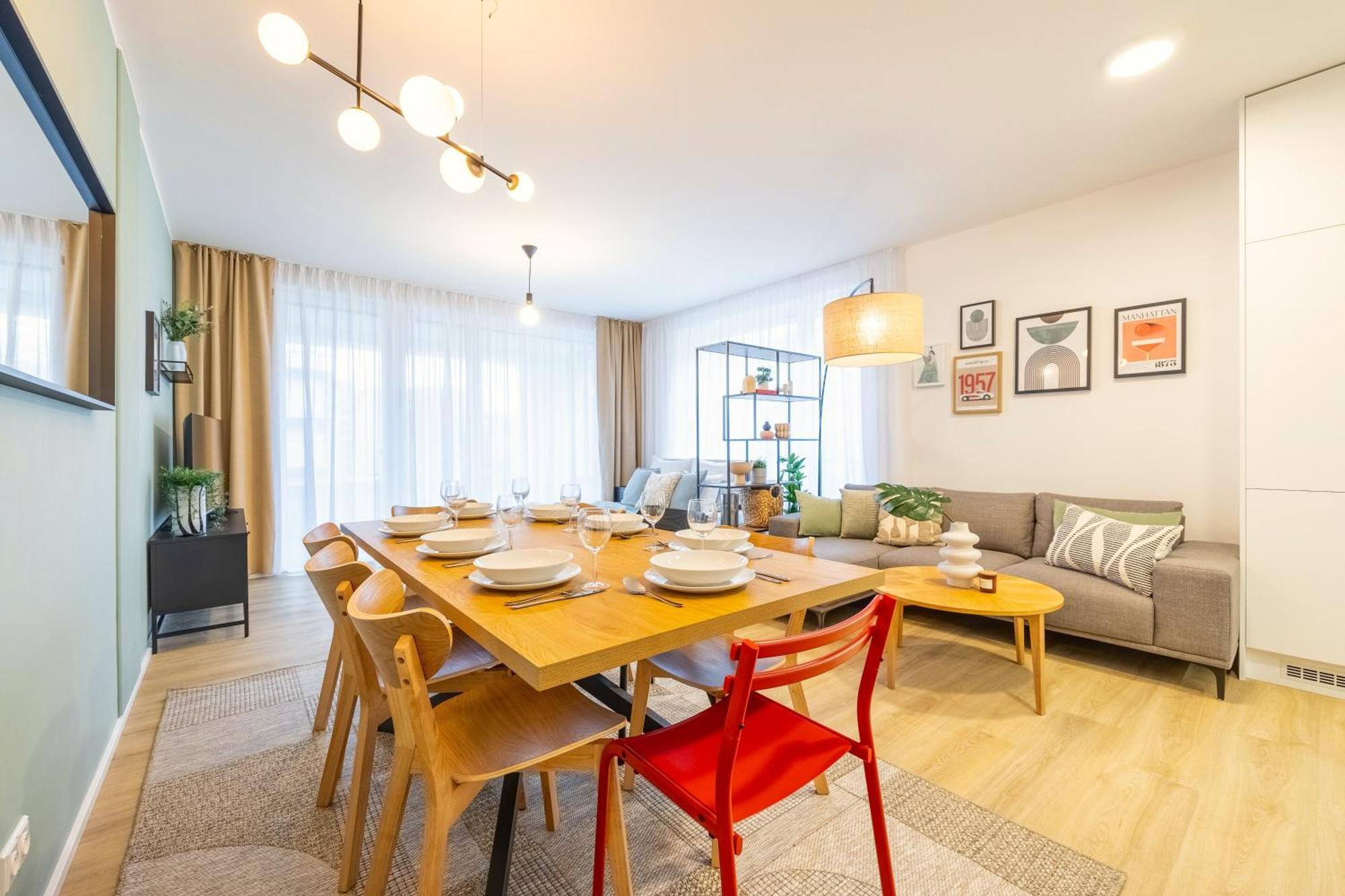 Spacious 3br - 2 Parking Spots, Full Kitchen, By Gravity Appartement