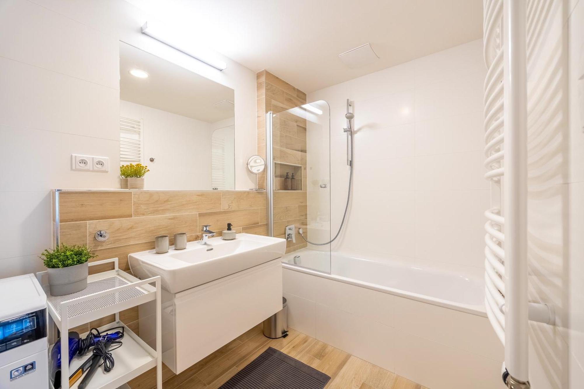 Appartement Spacious 3br - 2 Parking Spots, Full Kitchen, By Gravity