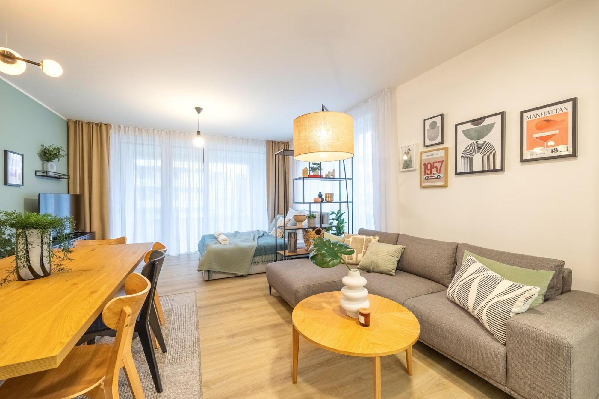 Spacious 3br - 2 Parking Spots, Full Kitchen, By Gravity * Praha