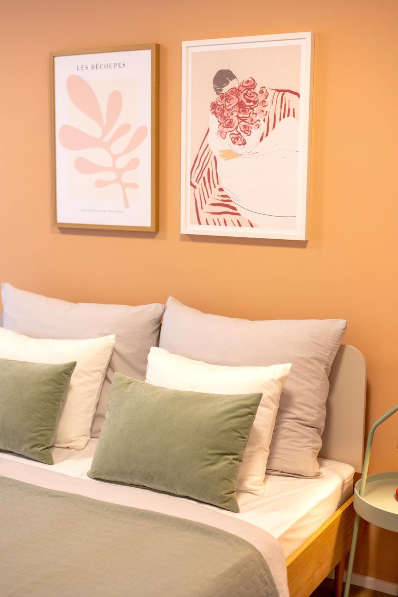 Spacious 3br - 2 Parking Spots, Full Kitchen, By Gravity Apartmán *